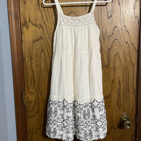 Old navy Sz XL (14) cream and black embroidery dress! Adorable!! - Picture 1 of 3